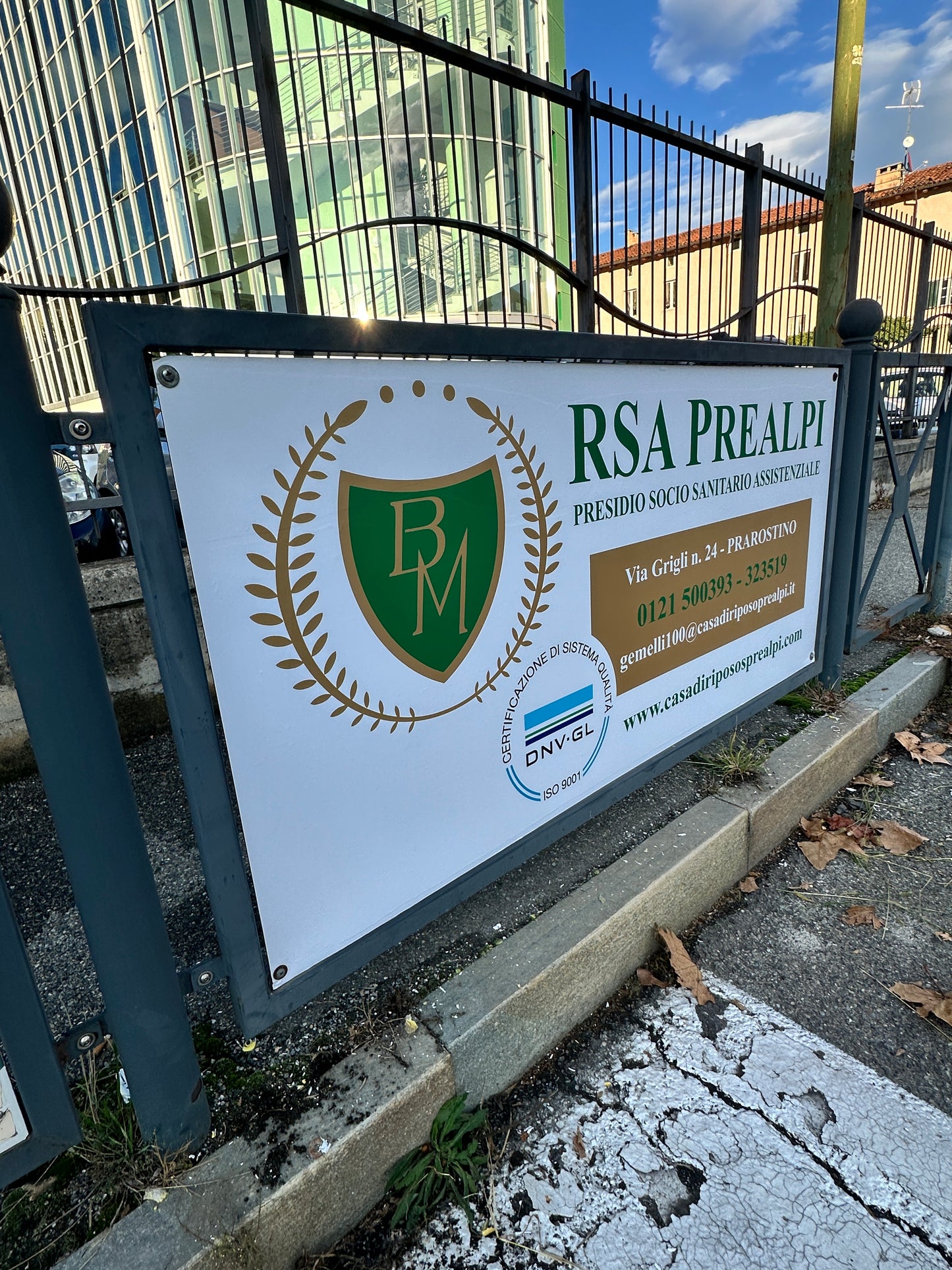 CARTELLONISTICA - INSEGNE - STRISCIONI - ROLL UP - BANDIERE