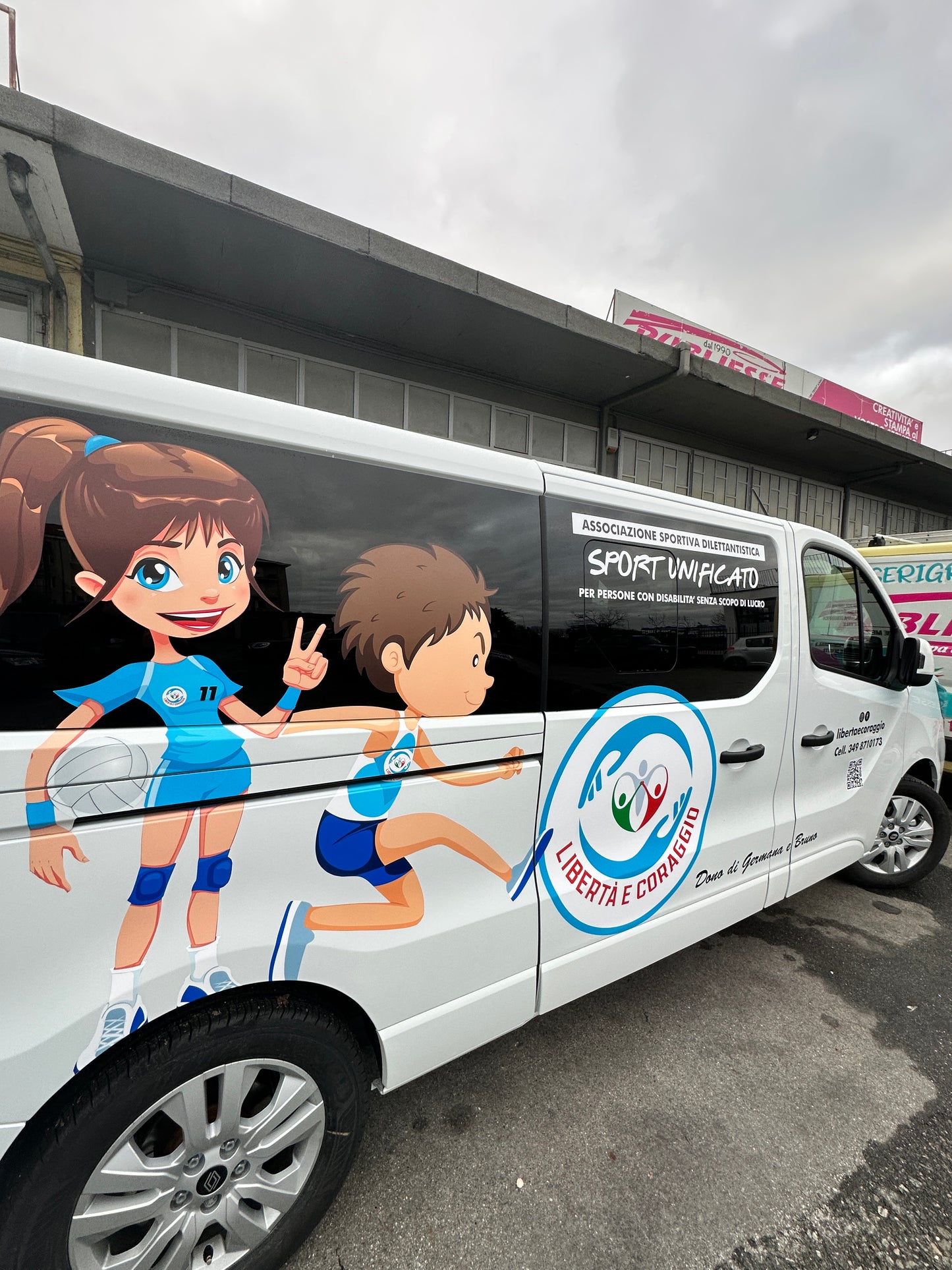 DECORAZIONE MEZZI E CAR WRAPPING