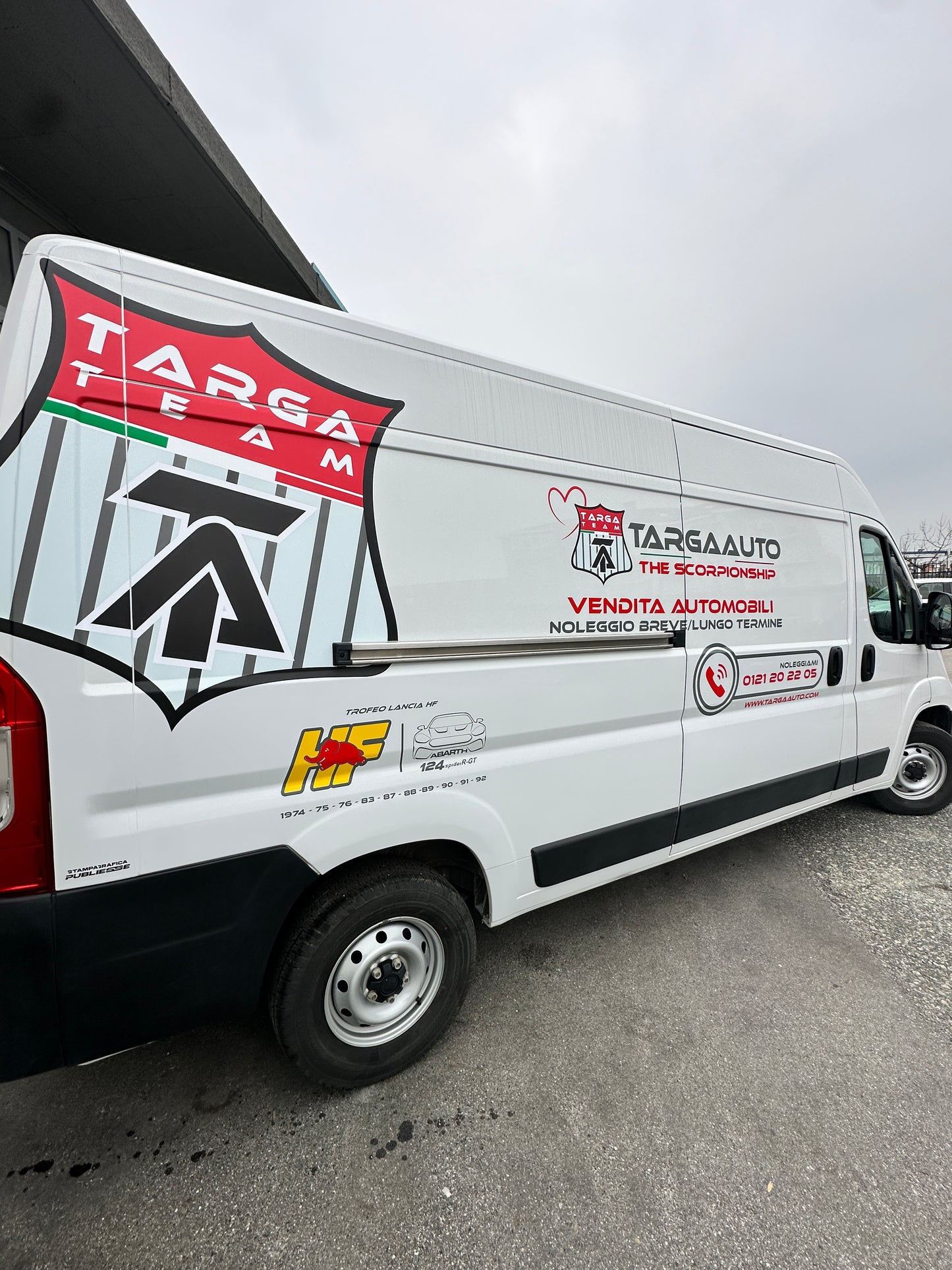 DECORAZIONE MEZZI E CAR WRAPPING
