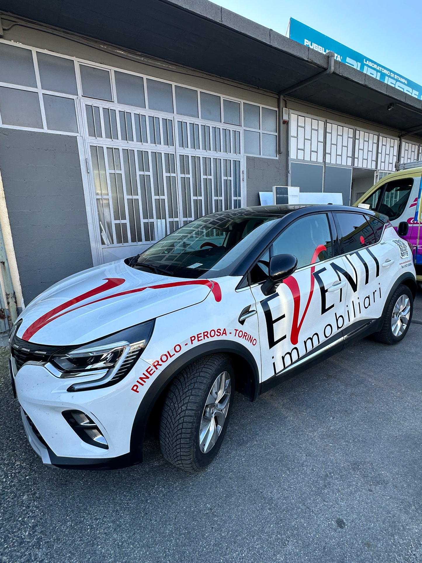 DECORAZIONE MEZZI E CAR WRAPPING