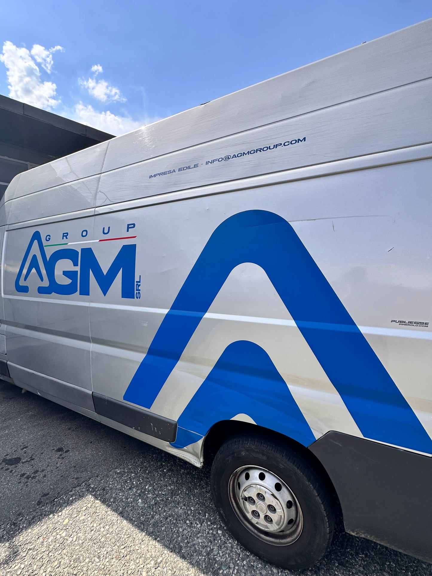 DECORAZIONE MEZZI E CAR WRAPPING